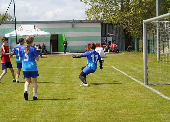 Grafika 11: Finał Wojewódzki Licealiady Dziewcząt na boisku w Garczegorzu