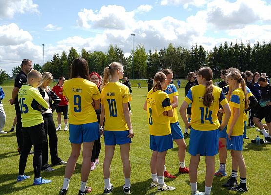 Grafika 14: Finał Wojewódzki Licealiady Dziewcząt na boisku w Garczegorzu