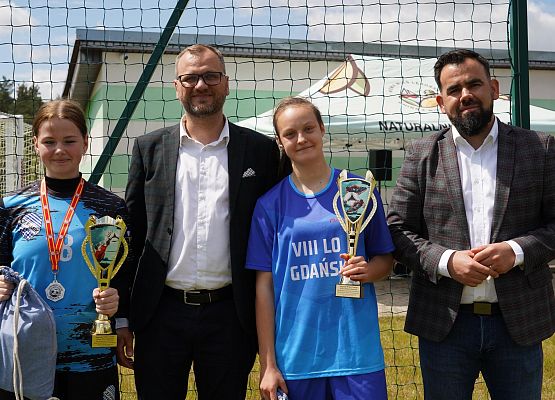 Grafika 22: Finał Wojewódzki Licealiady Dziewcząt na boisku w Garczegorzu