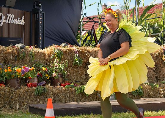 Grafika 36: Dożynki sołecko-parafialne w Garczegorzu