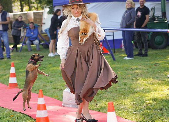 Grafika 40: Dożynki sołecko-parafialne w Garczegorzu