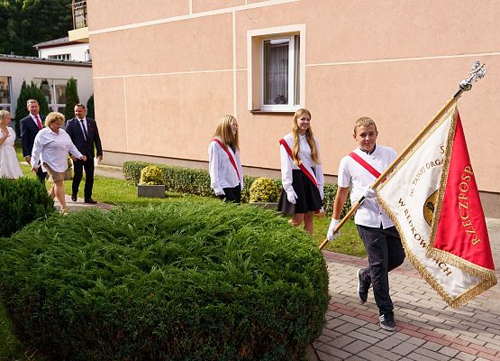 Grafika 4: Uroczystości upamiętniające rocznicę wybuchu II wojny światowej