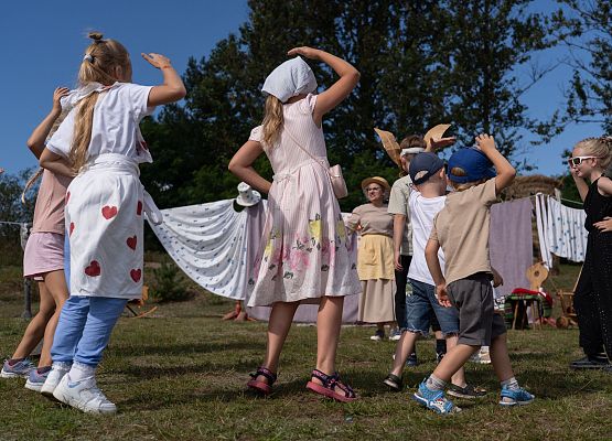 Grafika 71: XXV Dożynki Powiatowe w Lubowidzu – tradycja, rodzina, wspólnota