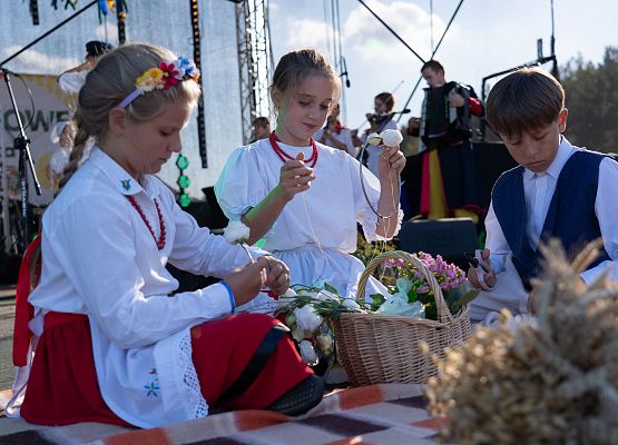 Grafika 149: XXV Dożynki Powiatowe w Lubowidzu – tradycja, rodzina, wspólnota