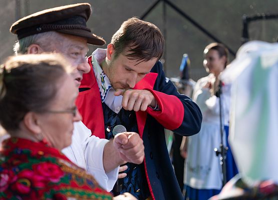 Grafika 162: XXV Dożynki Powiatowe w Lubowidzu – tradycja, rodzina, wspólnota