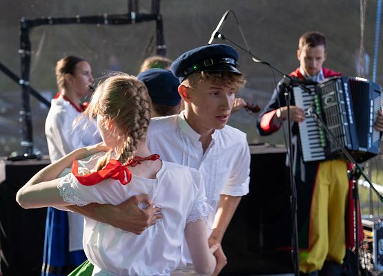 Grafika 167: XXV Dożynki Powiatowe w Lubowidzu – tradycja, rodzina, wspólnota