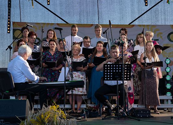 Grafika 178: XXV Dożynki Powiatowe w Lubowidzu – tradycja, rodzina, wspólnota