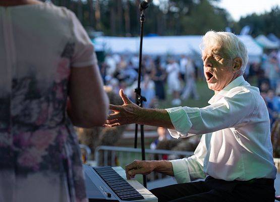 Grafika 182: XXV Dożynki Powiatowe w Lubowidzu – tradycja, rodzina, wspólnota