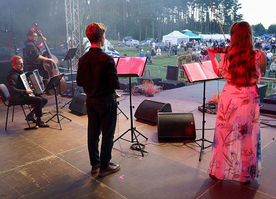 Grafika 188: XXV Dożynki Powiatowe w Lubowidzu – tradycja, rodzina, wspólnota