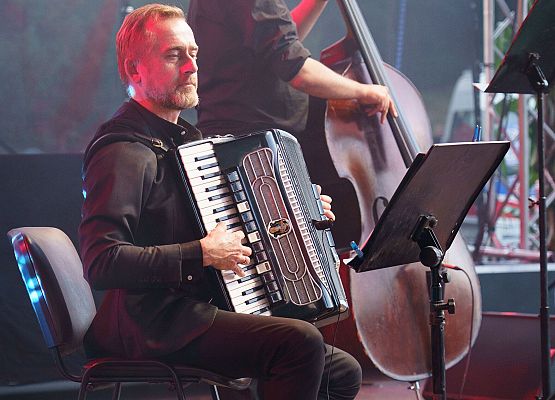 Grafika 189: XXV Dożynki Powiatowe w Lubowidzu – tradycja, rodzina, wspólnota