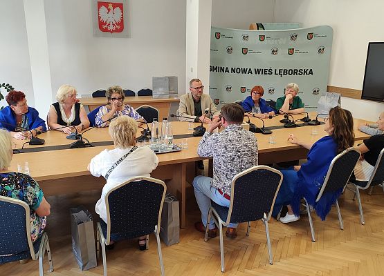 Grafika 10: KGW Mosty z wizytą w urzędzie po sukcesie w Zakopanem podczas Festiwalu "Polska od Kuchni"