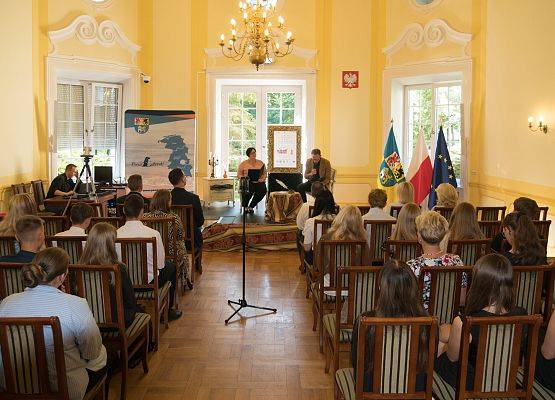 Grafika 22: Narodowe Czytanie 2025