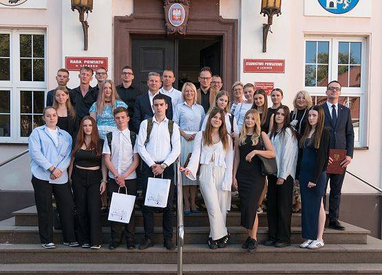 Grafika 24: Narodowe Czytanie 2025