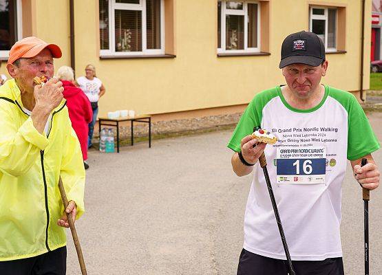 Grafika 16: XIII Grand Prix Nordic Walking – sport i rekreacja w Obliwicach