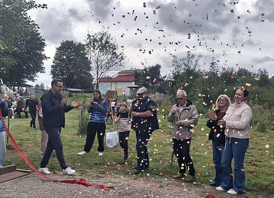 Grafika 1: Otwarcie boiska do gry w petanque w szkolnym sadzie