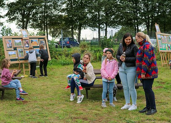 Grafika 24: Otwarcie boiska do gry w petanque w szkolnym sadzie