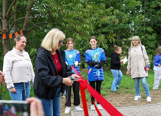 Grafika 23: Otwarcie boiska do gry w petanque w szkolnym sadzie