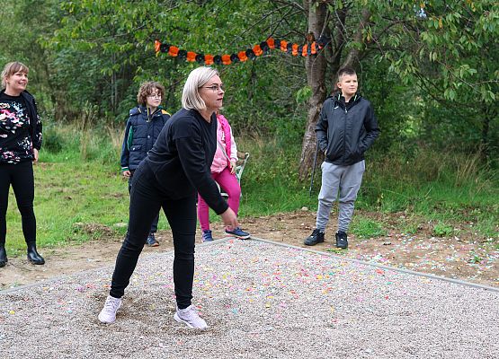 Grafika 14: Otwarcie boiska do gry w petanque w szkolnym sadzie