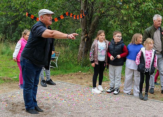 Grafika 11: Otwarcie boiska do gry w petanque w szkolnym sadzie