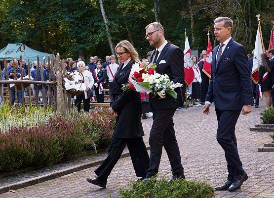 Grafika 69: Hołd dla Ofiar Marszu Śmierci w atmosferze zadumy (foto+wideo)