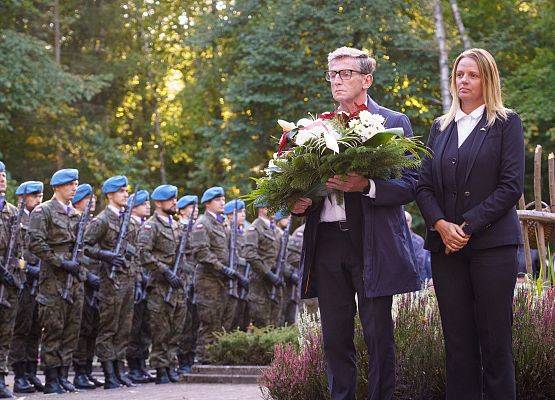 Grafika 73: Hołd dla Ofiar Marszu Śmierci w atmosferze zadumy (foto+wideo)