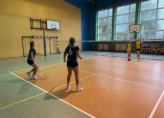 Grafika 12: Gminne Mistrzostwa w Badmintonie – Igrzyska Dzieci 2025