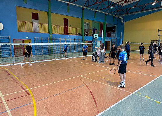 Grafika 15: Gminne Mistrzostwa w Badmintonie – Igrzyska Dzieci 2025