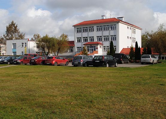 Grafika 1: Zespół Szkół w Łebieniu