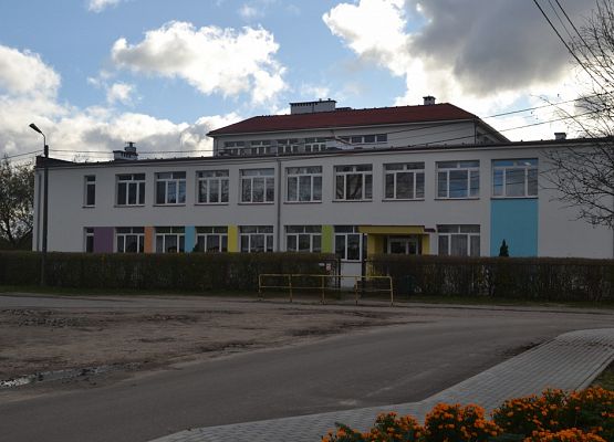 Grafika 6: Zespół Szkół w Łebieniu