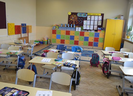 Grafika 12: Zespół Szkół w Łebieniu