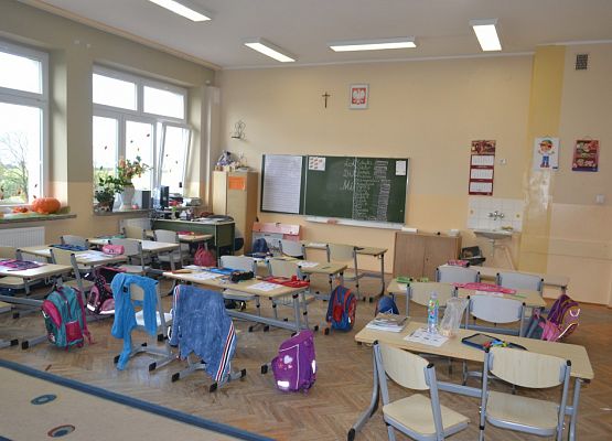 Grafika 13: Zespół Szkół w Łebieniu