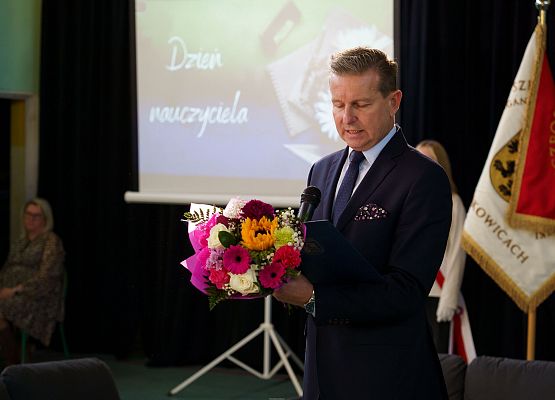 Grafika 7: Dzień Edukacji Narodowej w szkołach i przedszkolach