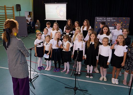 Grafika 23: Dzień Edukacji Narodowej w szkołach i przedszkolach