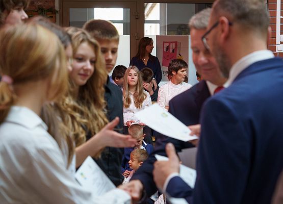 Grafika 52: Dzień Edukacji Narodowej w szkołach i przedszkolach