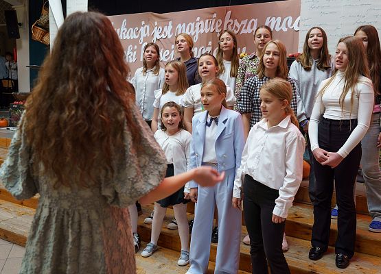 Grafika 64: Dzień Edukacji Narodowej w szkołach i przedszkolach