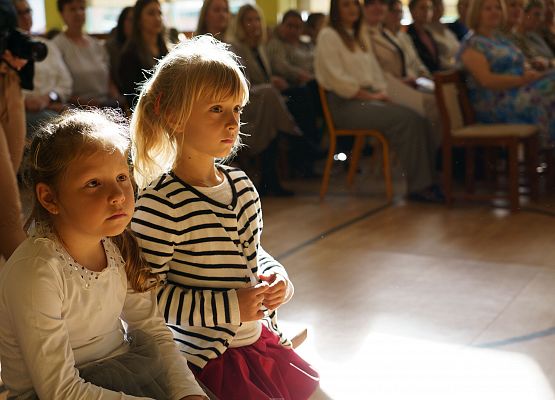 Grafika 107: Dzień Edukacji Narodowej w szkołach i przedszkolach