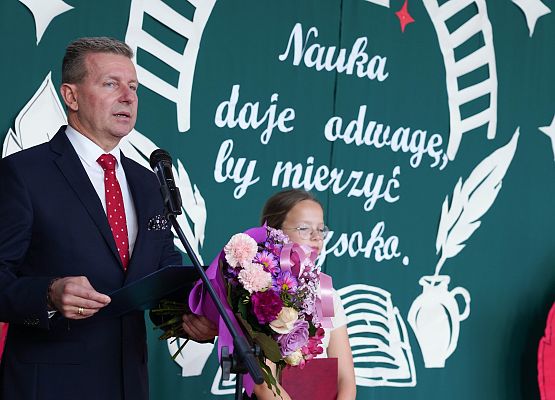 Grafika 123: Dzień Edukacji Narodowej w szkołach i przedszkolach