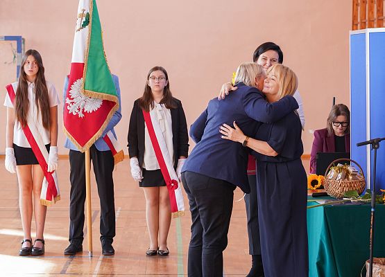 Grafika 131: Dzień Edukacji Narodowej w szkołach i przedszkolach