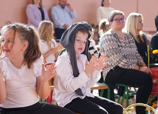 Grafika 133: Dzień Edukacji Narodowej w szkołach i przedszkolach