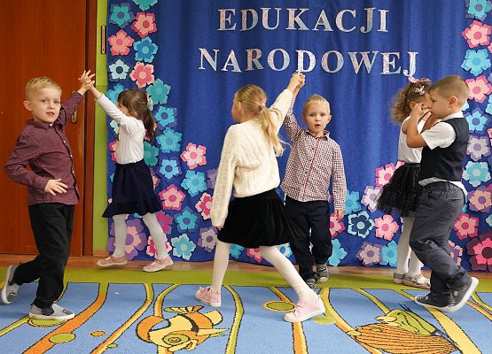 Grafika 167: Dzień Edukacji Narodowej w szkołach i przedszkolach