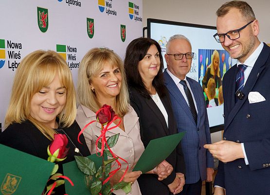 Grafika 15: Dzień Edukacji Narodowej w Urzędzie Gminy Nowa Wieś Lęborska