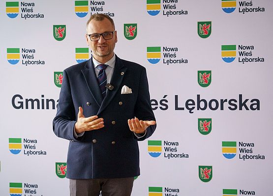 Grafika 18: Dzień Edukacji Narodowej w Urzędzie Gminy Nowa Wieś Lęborska