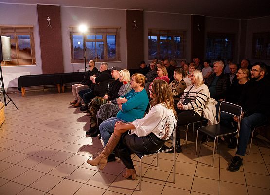 Grafika 2: Wieczór pełen humoru i refleksji w Krępie Kaszubskiej