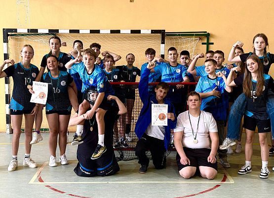 Grafika 8: Gminne Igrzyska Młodzieży w Unihokeju