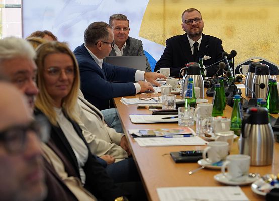 Grafika 4: Nadzwyczajne Zgromadzenie Wspólników ZZO „Czysta Błękitna Kraina” Sp. z o.o.