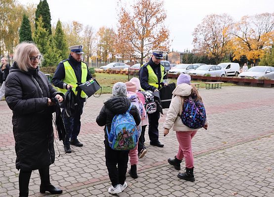 Grafika 13: „Bezpieczny uczeń w drodze do szkoły” – dzień II akcji