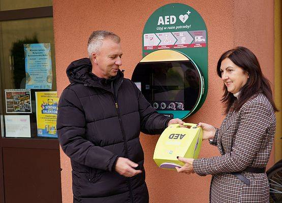 Grafika 2: Nowy defibrylator AED w Szkole Podstawowej w Nowej Wsi Lęborskiej