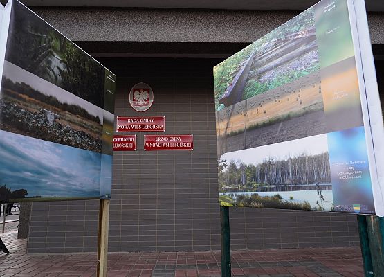 Grafika 2: Otwarcie plenerowej wystawy fotograficznej „Gmina z widokiem. Cztery spojrzenia, trzy barwy”