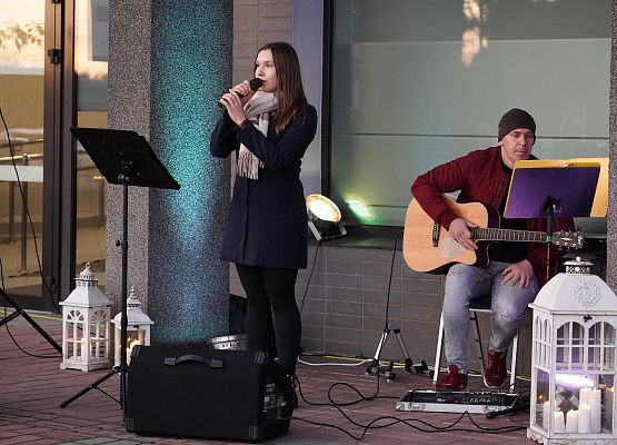 Grafika 12: Otwarcie plenerowej wystawy fotograficznej „Gmina z widokiem. Cztery spojrzenia, trzy barwy”