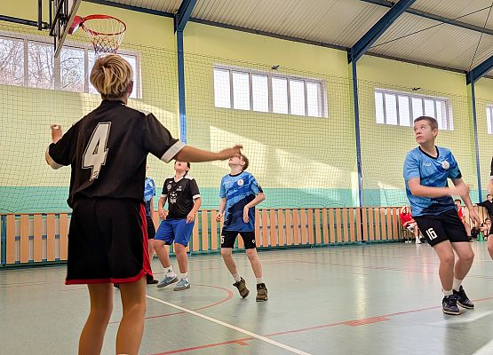 Grafika 5: Gminne Igrzyska Dzieci i Młodzieży w koszykówce 3x3 w Redkowicach